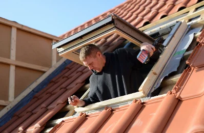 Pose de fenêtres de toit Velux à Servoz